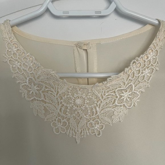 Cream sheer long-sleeved blouse with lace detail - no tag - Picture 3 of 5